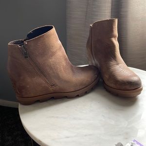Sorel wedge boots
